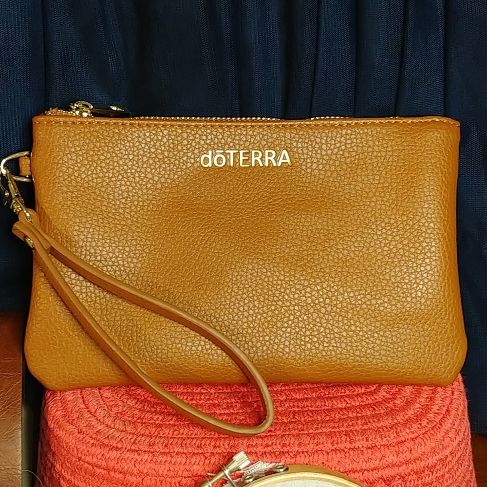 NWOT Doterra wristlet